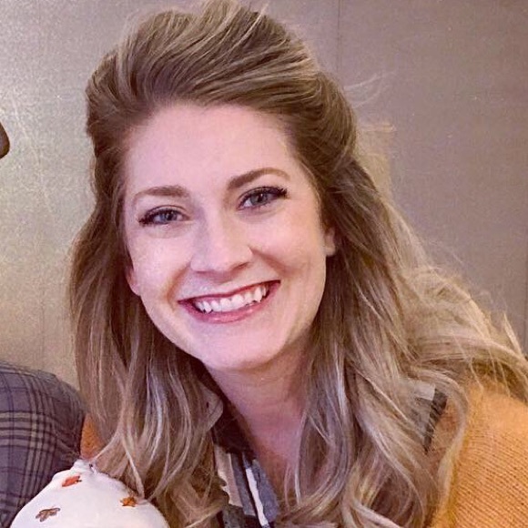 Meet your Posher, Taylor - Picture 1 of 1